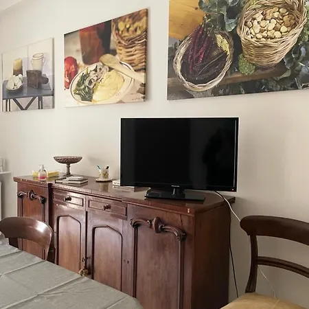 Lt Sax Apartment *